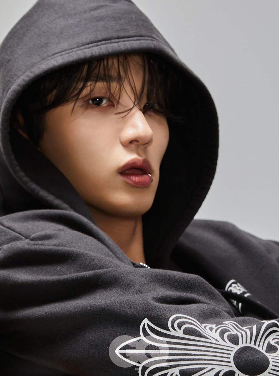 jaewonberry's tweet photo. 입술 피어싱마저도 섹시하다.... https://t.co/X8r0bJl5Xe