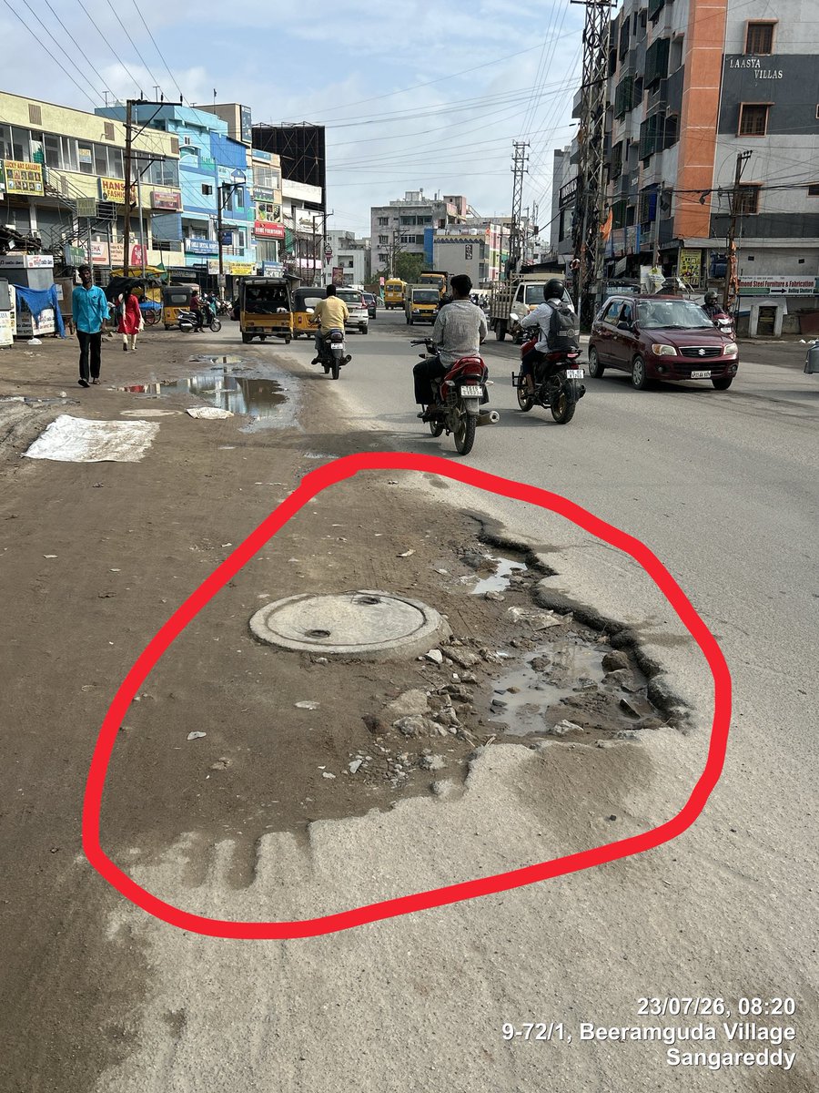sai_koushika's tweet photo. @CMC_Offcl @DC_Ameenpur @VofBeeramguda @MC_Cyberabad @ZC_SLP @Ravi_1836 @StreetAuditInd @SrinivasBellam @vinay_vangala @DEESWM47 See these dangerous potholes and the road damaged, water logging points 

 @AE268269270 @CMC_Offcl @ZC_SLP @MC_Cyberabad @VofBeeramguda https://t.co/ylMDKsUwmx