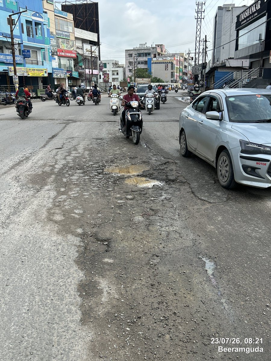 sai_koushika's tweet photo. @CMC_Offcl @DC_Ameenpur @VofBeeramguda @MC_Cyberabad @ZC_SLP @Ravi_1836 @StreetAuditInd @SrinivasBellam @vinay_vangala @DEESWM47 See these dangerous potholes and the road damaged, water logging points 

 @AE268269270 @CMC_Offcl @ZC_SLP @MC_Cyberabad @VofBeeramguda https://t.co/ylMDKsUwmx