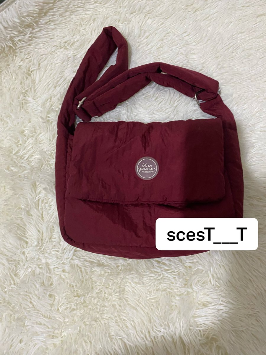 scesT___T's tweet photo. wts preloved bags 1st pic from viodora (50k) and the 2nd pic from it is yours (75k) 
bisa 🍊splitpay ✅ all negotiable 
good condi dan jarang dipakai https://t.co/4Z97Ap0dYJ