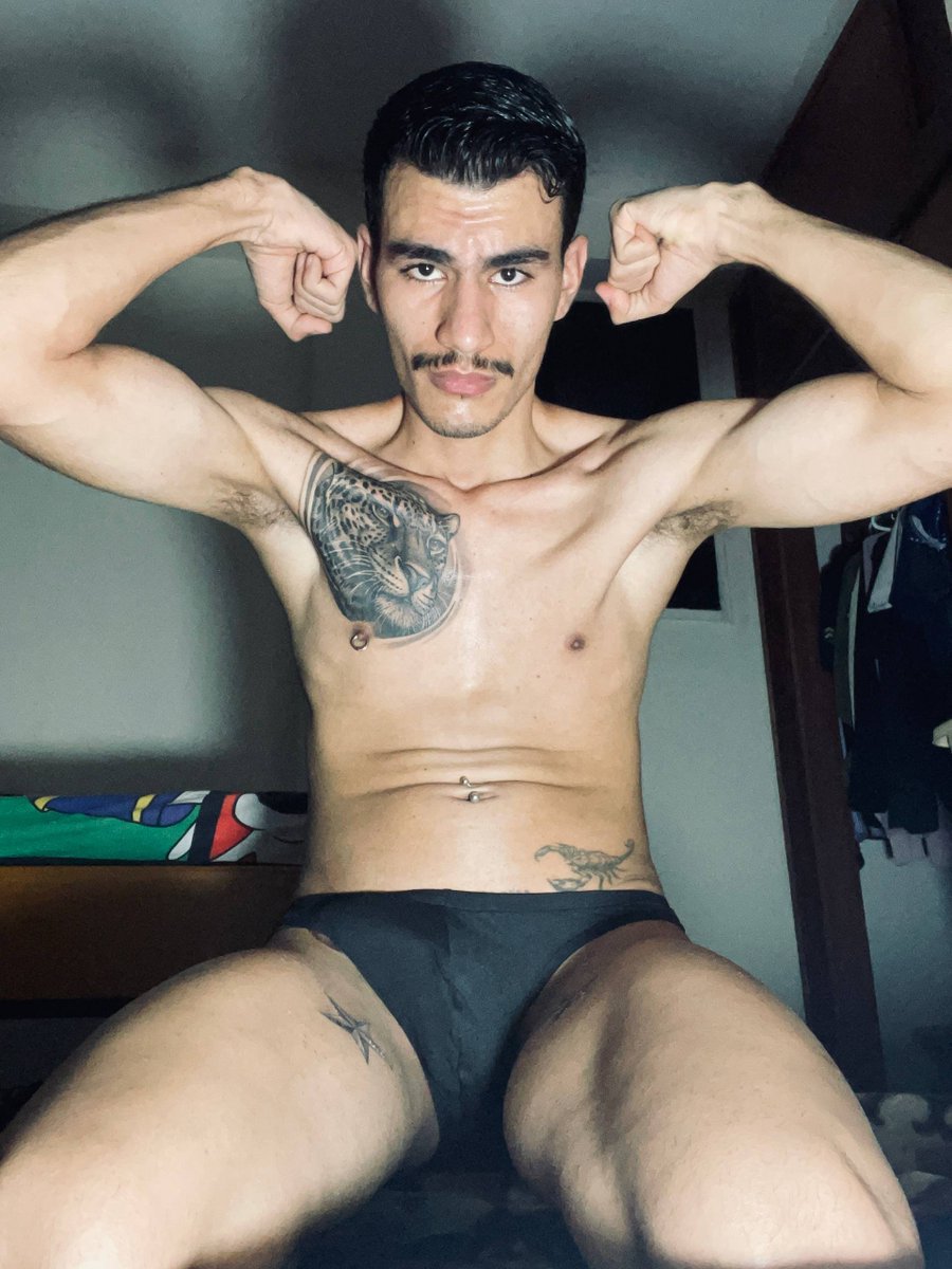 ElSolrac3's tweet photo. Heyyy, hay una putita que anda queriendo exponerse, pero desea que se lo digan en comentarios si publico sus videos más ricos y morbosos, humillenla como la perra qué es 😈😈😈 https://t.co/7r3LGkzHL4