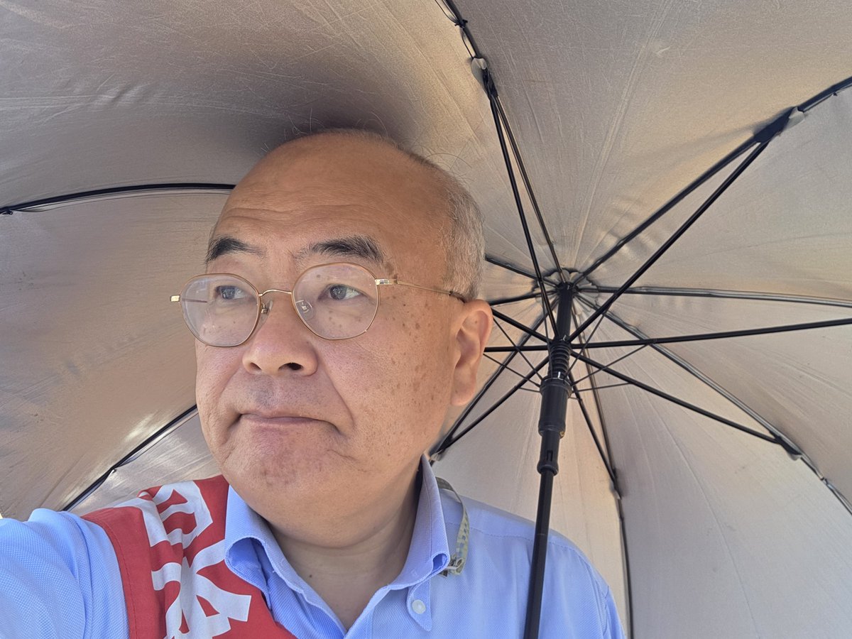 masayukijcp's tweet photo. 毎週(木)朝は、森尾よしあき金沢市議と。朝から強い日射し、日傘がないと堪えるひとときでした。#日傘　#日本共産党 https://t.co/lBAvdbwkJm