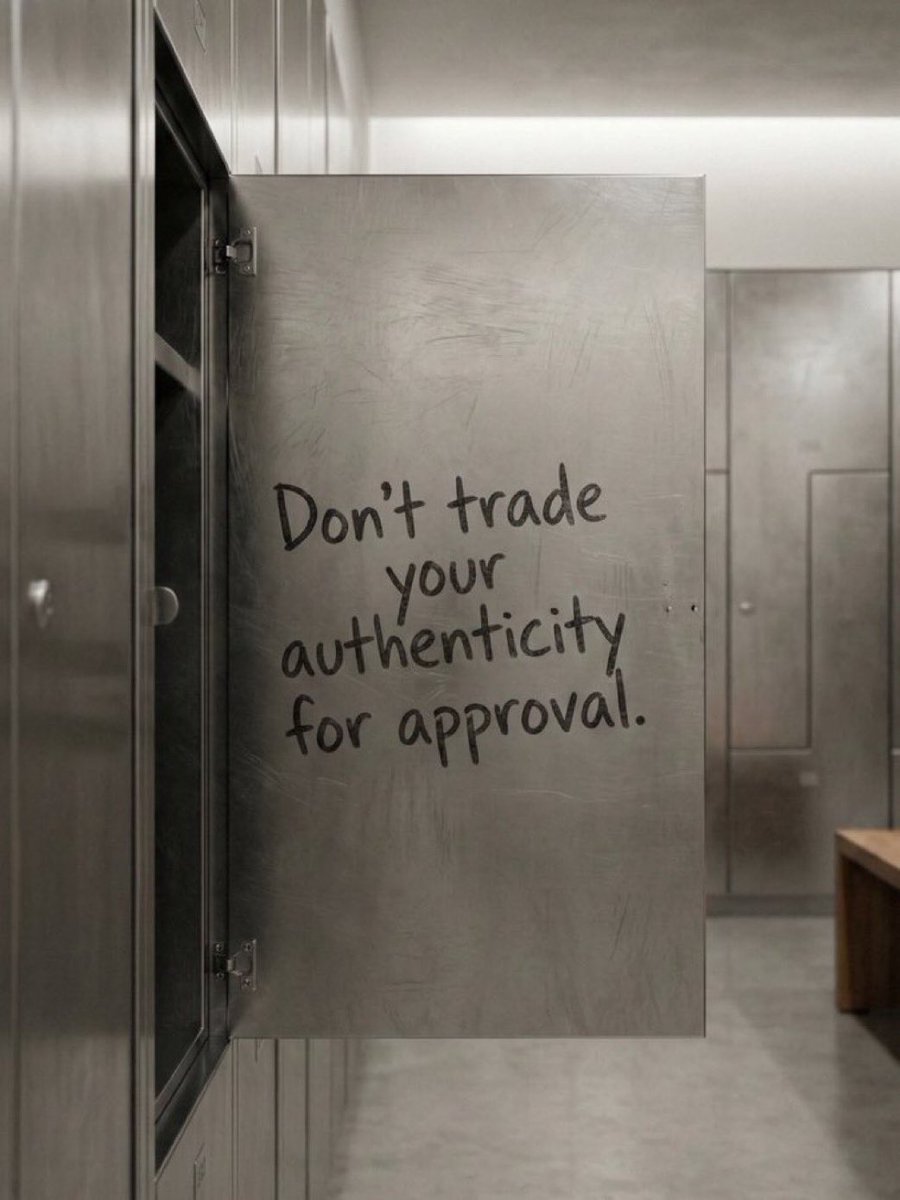 FrankKhalidUK's tweet photo. Stop worrying about what other people think about you. #ThursdayWisdom https://t.co/uarRteVSRm
