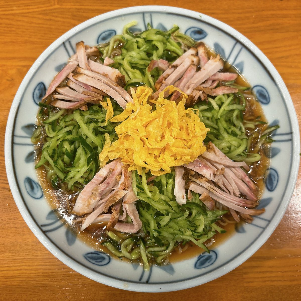 ramen_moriya's tweet photo. 🍜169

たまプラーザ 八戒

チャーシュー冷し中華 ¥1350
大盛券 ¥100

1995年創業の人気中華料理店です。
暑すぎて冷やしに。
シンプルな冷し中華でホッとする味で美味しかったです！ https://t.co/DdnbCtSazz