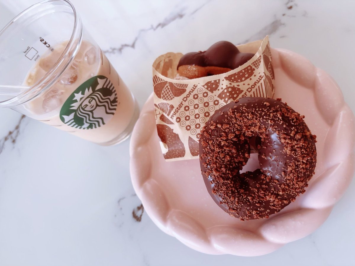 06_boa's tweet photo. 朝からミスドで血糖値あげてく🍩 https://t.co/HTbSeOpNZX