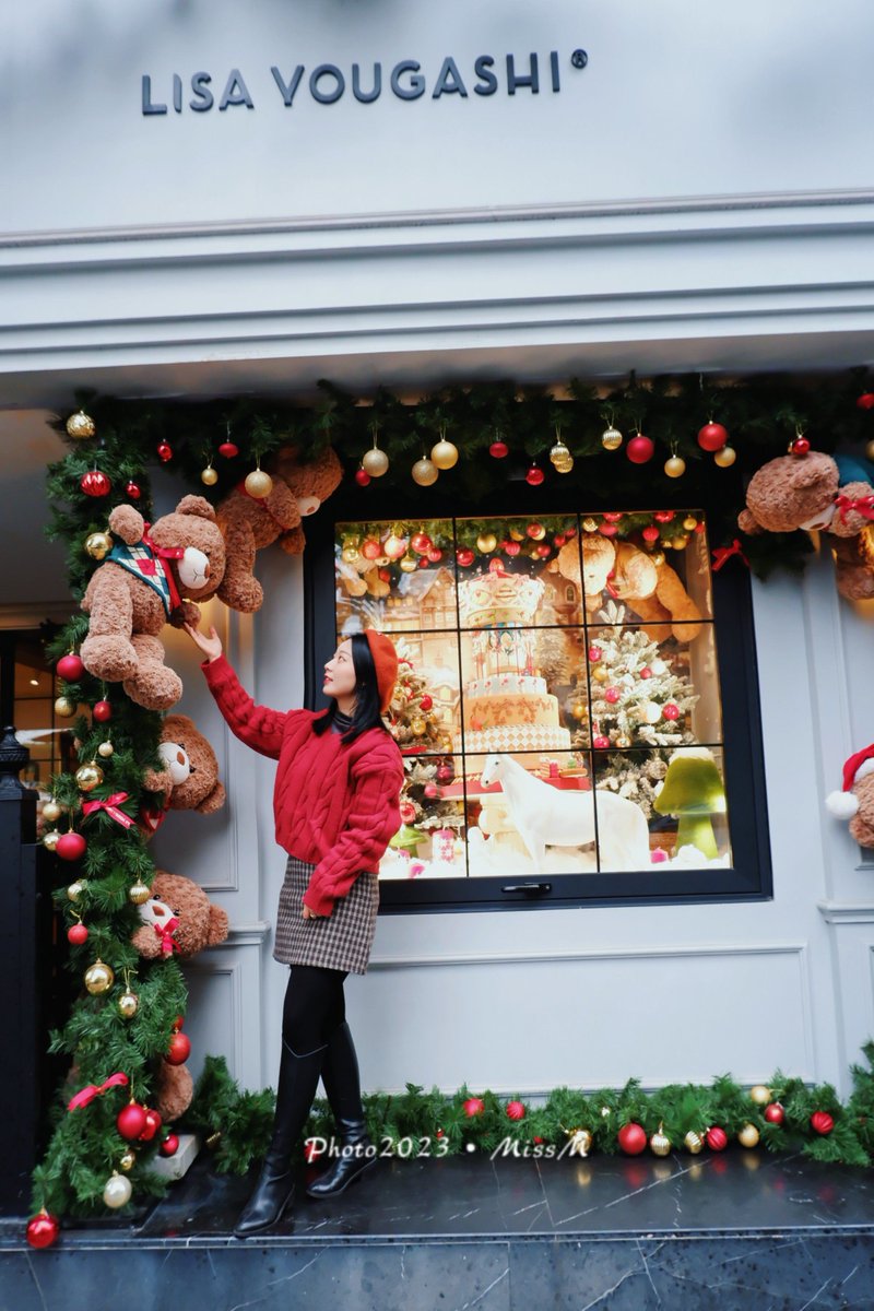 Filip44197080's tweet photo. Celebrate this cozy holiday season with warm cocoa, twinkling lights, and cherished moments with loved ones. ， https://t.co/HKZTgDZ8ny