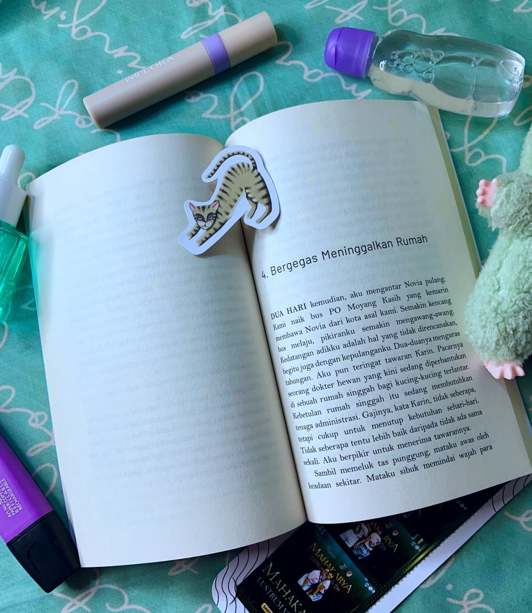 credOLIN's tweet photo. BOOKMAIL!

SEAKAN BISA DIPISAHKAN ~ @ruhaeniintan 

Jujur, awalnya kurang tertarik dengan buku ini karena judul dan covernya.
Namun setelah membaca beberapa review, sepertinya buku ini akan banyak bicara tentang hubungan ibu dengan anaknya.
Relate sekali untukku.

#RandomVisual https://t.co/SaJP17OMe0