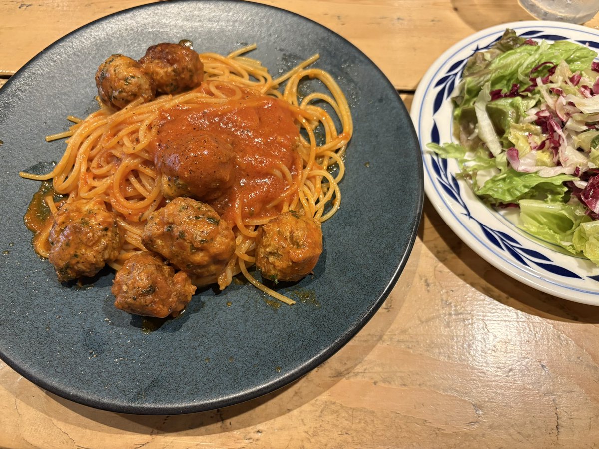 ash_nwa's tweet photo. お昼です⭐️⭐️⭐️⭐️⭐️
ルパン三世の映画で出てきたミートボールのパスタを再現、カリオストロの城のパスタをいただきます😋 https://t.co/J73qbxGkf5