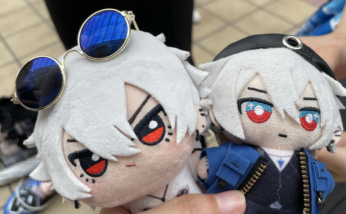 S0b06_hypkabe's tweet photo. そういえば
拙宅のちびぐるみ🐴だけ、『現場監督』というあだ名が付いていています
作業机の近くに置いていて、かなりの頻度で作業進捗を見張ってくれてるので… https://t.co/pCOGkiLsYh