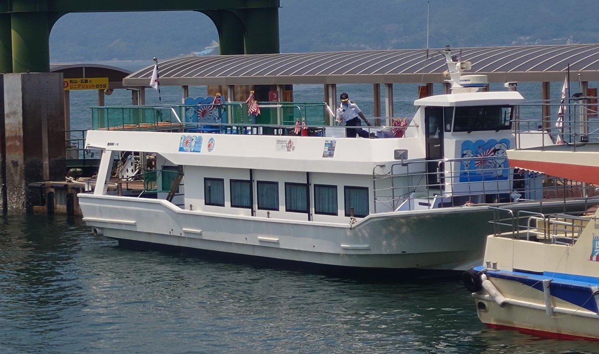 aleck_9999's tweet photo. 呉旅最後に急遽呉港艦船めぐりへ
「さざなみ」が居るとあっちゃあ行かずにはいられませんね (ฅ'ω'ฅ)
お隣には「しまかぜ」も居てニッコリで帰れます
帰りは下道使って帰ろうかな 🛵(ฅ'ω'ฅ) https://t.co/eaZh0TKfB4