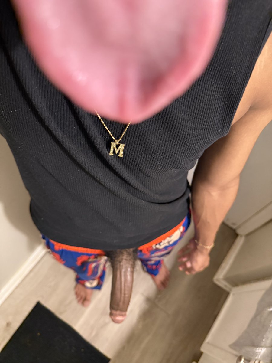 somodabinyat's tweet photo. What you wanna kiss first my lips 👄 or my tip 🍆 https://t.co/5NGKpatpv4