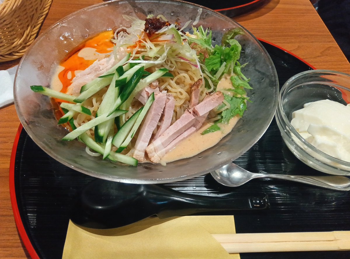 Metal_China's tweet photo. 本日のたけくまさんは冷やし担々麺です。
#中国料理たけくま https://t.co/j8L0kbvJF0