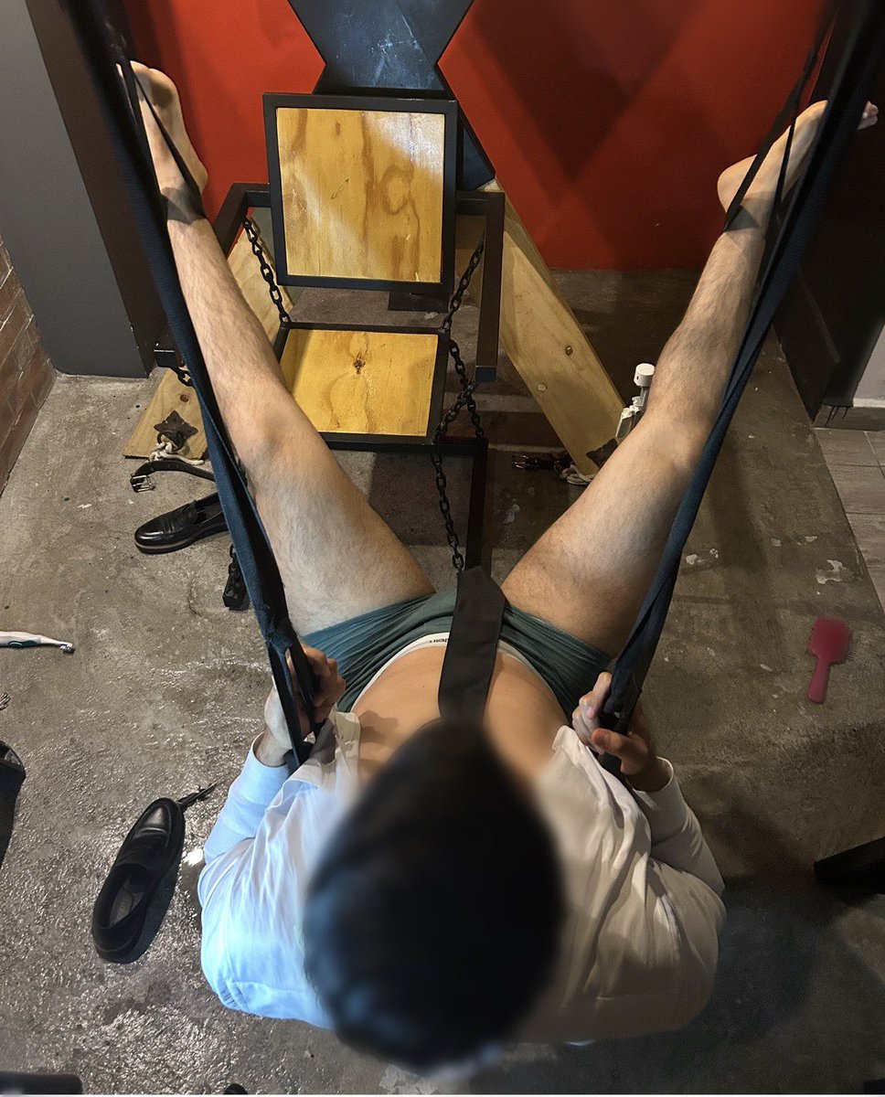 MrTickleMX's tweet photo. Después de una larga sesión de cosquillas. Donde el ticklee fui yo 🪶🤠@pies_ricos11 (IG) lo disfruto al máximo.

#Ticklingmalefeet #Tickleeboy #piesmasculinos #piesdehombre #Malesoles #Malefeet https://t.co/4dzckkjrFg