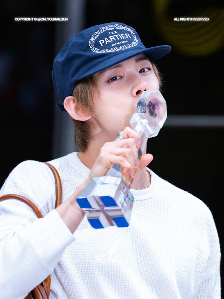 loopszzn's tweet photo. moas dont forget we have live voting on mnet plus today at 6 pm kst please get your accounts ready so we can help yeonjun secure his third win 🫶! https://t.co/EP93AhU1k5