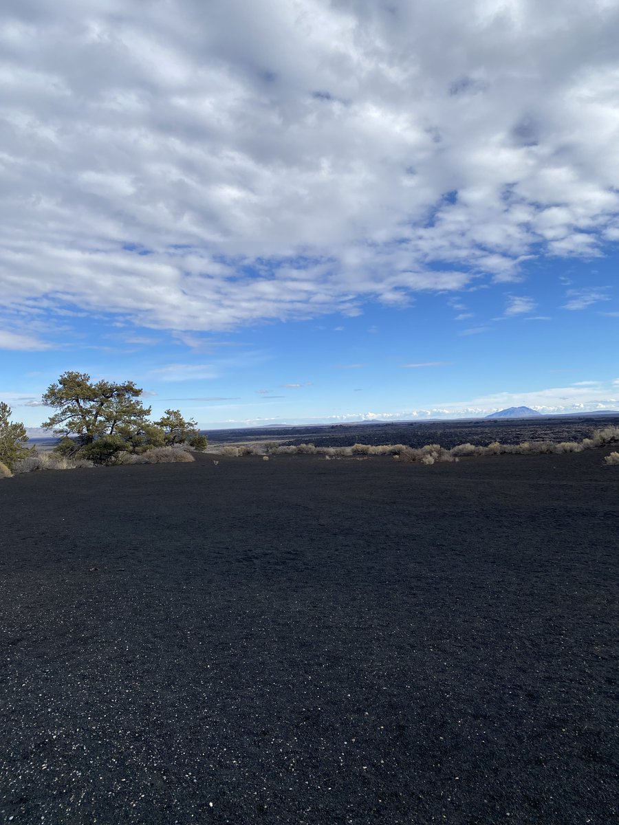 ch__dra's tweet photo. @north0fnorth I'm pretty sure I saw the same hill an year ago from Craters of the moon, It's like a part of hawaii just got transplanted https://t.co/w0jRNScRE0