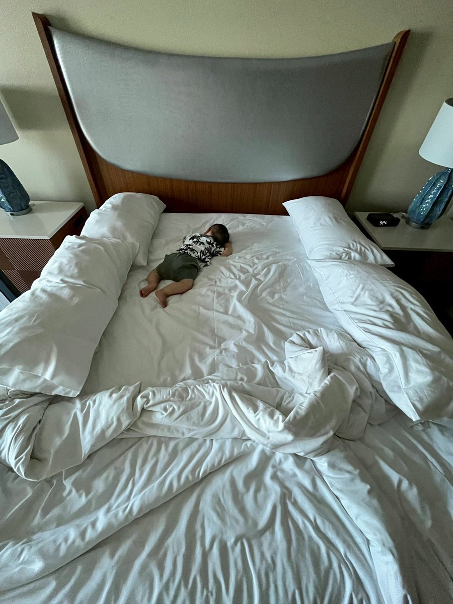 hirokikobe's tweet photo. 夏のバカンスday5その2。
いよいよコオリナとお別れ…！緑と海に囲まれて、ハワイの暖かい気候やプールに触れて子どもがリラックスして過ごせたようで何より🏝️ https://t.co/Q0RM3xuU2z