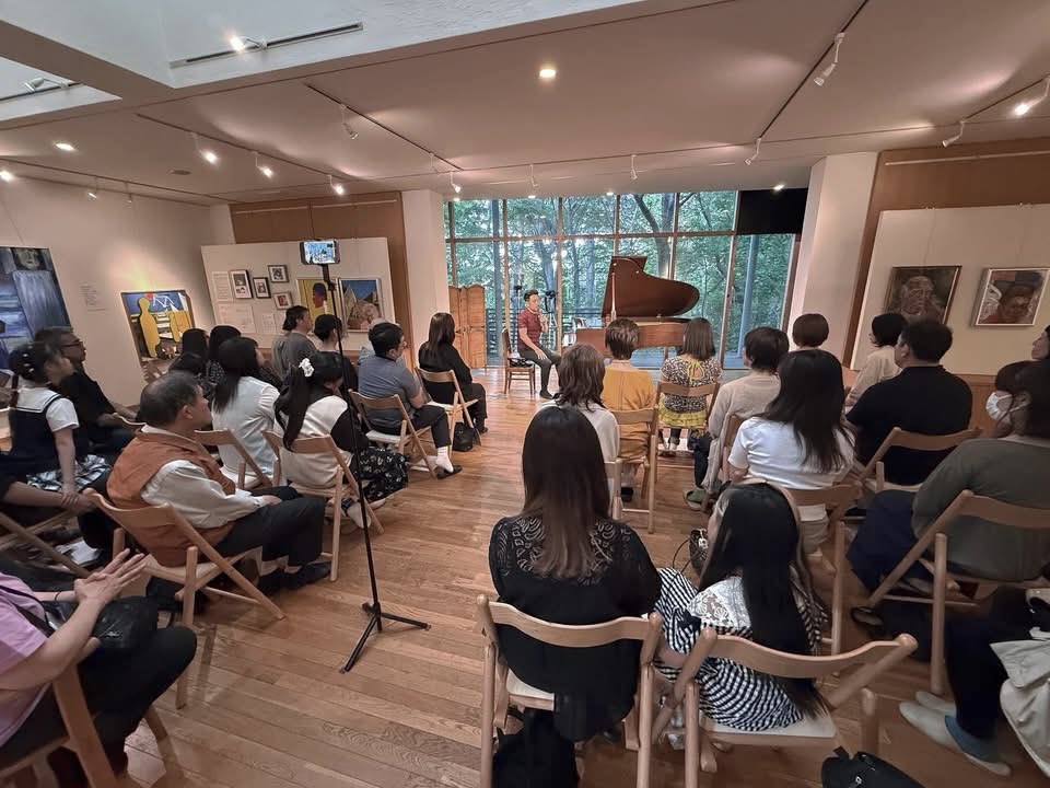 Carinetsukok's tweet photo. 【札幌公演】

色んなところで
フライヤーを目にして頂けたようで

初めてのお客様も
たくさん来てくださって

アンコールという名の
第3部は7曲もあり！
会場は熱気に満ち溢れました

また秋も楽しみです♪ https://t.co/RI8I6dRv9V