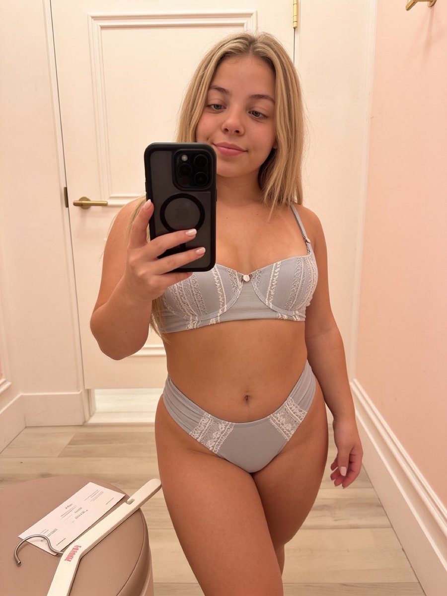 Midget mariaa tweet media