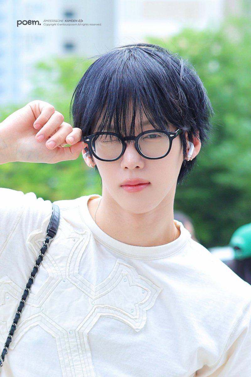 writeuapoem's tweet photo. 260723 아돌한출근

#나캠든 #KAMDEN #앰퍼샌드원
#나두빈 #カムデン #AMPERSANDONE https://t.co/ZCwtuj7Lam