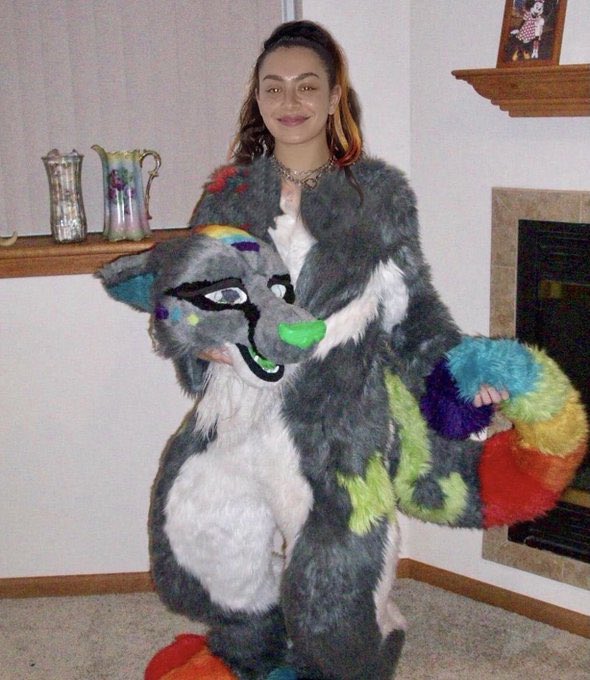 abbigaga's tweet photo. being from the midwest and seeing charli’s album keep being referred to as MFF https://t.co/zq8vy3DzJh