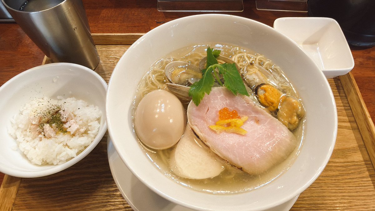 sato_p_s's tweet photo. みなさまのおかげで50歳！
半世紀生き存えることが出来ました！
本当にありがとうございます！！

記念に人類一美味い
「浅蜊とムール貝の汐そば」を頂きました
麺も味玉もまっっっじでうまい
ご馳走様でした！

仕事も頑張りますので、今後ともよろしくお願いします！ https://t.co/jjhsl2aRRa