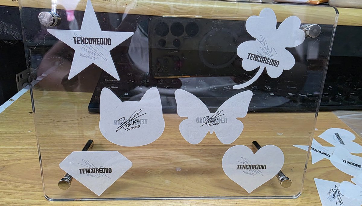 mybabyten_10's tweet photo. เอามาแชร์ไอเดียเก็บ confetti สำหรับใครที่ชอบแบบตั้งโต๊ะได้ #TENCORE0110Concert https://t.co/Wc5OlDJulW