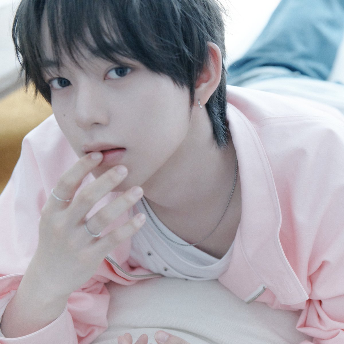 ahofnews's tweet photo. CHIHEN recommends some songs for those people who pledge to take the journey with them via weverse magazine 'AHOF Playlist'.

“CINEMA” (WOODZ)

🐰: I’ve been listening to this song more than anything else lately. Everything about it’s just perfect, from the melody to the lyrics to the whole vibe. I really hope you’ll listen to this song and its lovely lyrics. :)

CHIHEN's another song recommendation: DAY6 - “Time of Our Life”

🔗 https://t.co/zOt54zlLgH

#AHOF #아홉 
#RUN_TO_YOU