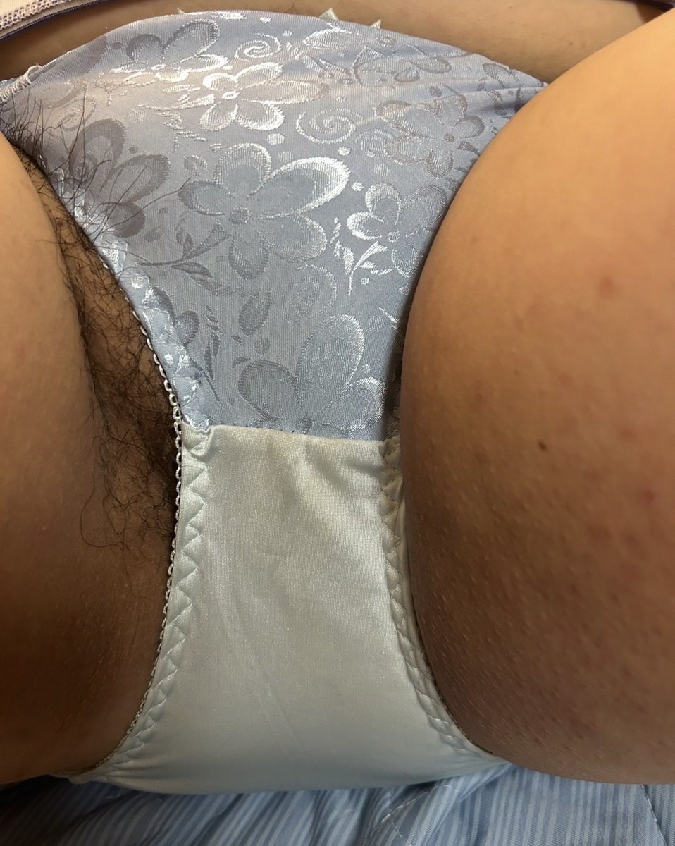 Touch3daime's tweet photo. 脱ぎたてのパンティで強烈なオシッコとおマンコの匂いを堪能しながら乳首を触り続けてアラフォーぽっちゃり妻の帰りを待つ。帰ってきた瞬間に営みます。とんでもない勢い、スピードで発射して顔や髪まで掛かりました！ https://t.co/ENlpNoyF9E