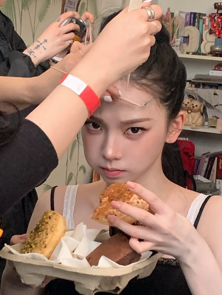 sxdderddze's tweet photo. /\___/\
꒰ ˶• ༝ - ˶꒱ 
./づ~🍰 https://t.co/gBkwjETXEG