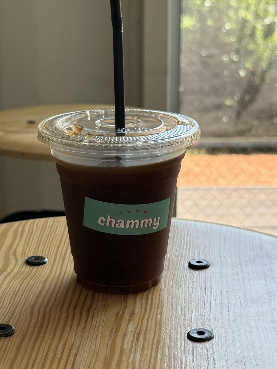 fujihappyspot's tweet photo. 富士市青島町『Chammy (チャーミー)』さんのホットドック!ポテト・スパム専門店ですがホットドックは3種類あります。私のおススメはクロースヴァルトSANOさんのフランクフルターを使った「世界のホットドック」!イートインしました
#富士市
#Chammy
#ホットドック
#クロースヴァルトSANO https://t.co/GYTfRoi2Bj