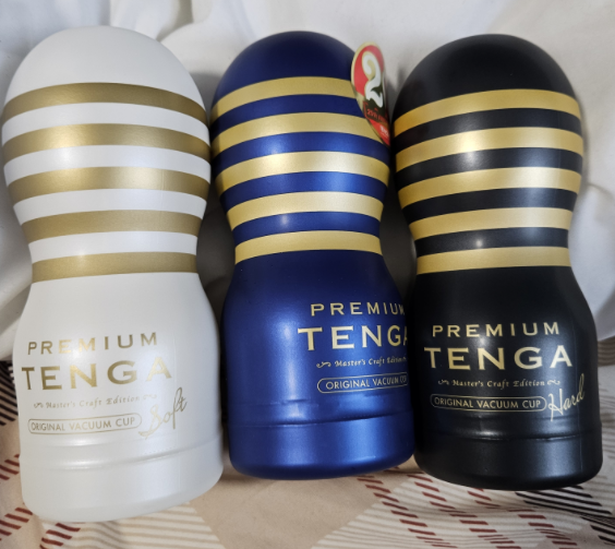 RexRisque's tweet photo. a different kind of japanese snack taste testing? https://t.co/9Q8m7K6tG9