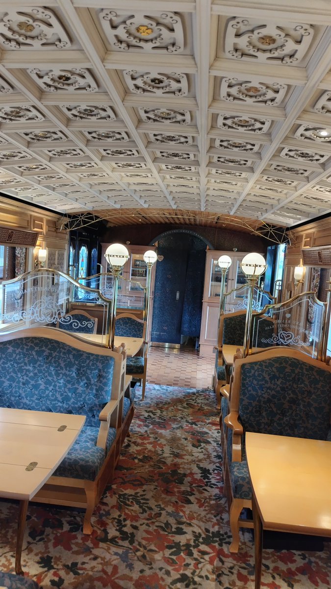 kimutoko's tweet photo. 先日の旅行のメインはこの列車でした！
サクヒムで取り上げられていた「或る列車🚃」
3時間満喫〜！ https://t.co/wNBA4GyKzv