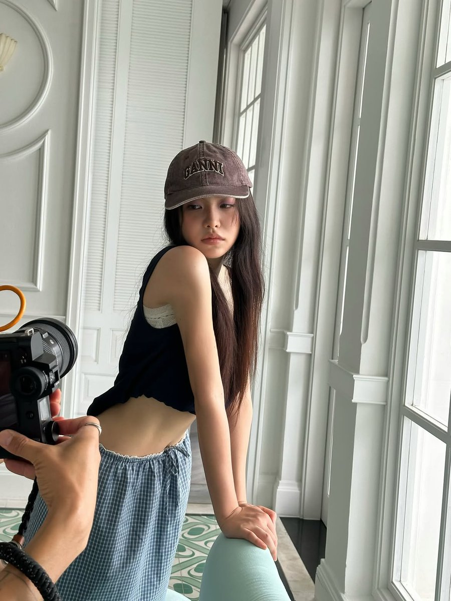 kimyerimvibes's tweet photo. KIM YERIM 🤎🖤🤎🖤🤎🖤🤎 https://t.co/x1fzzZk7dL