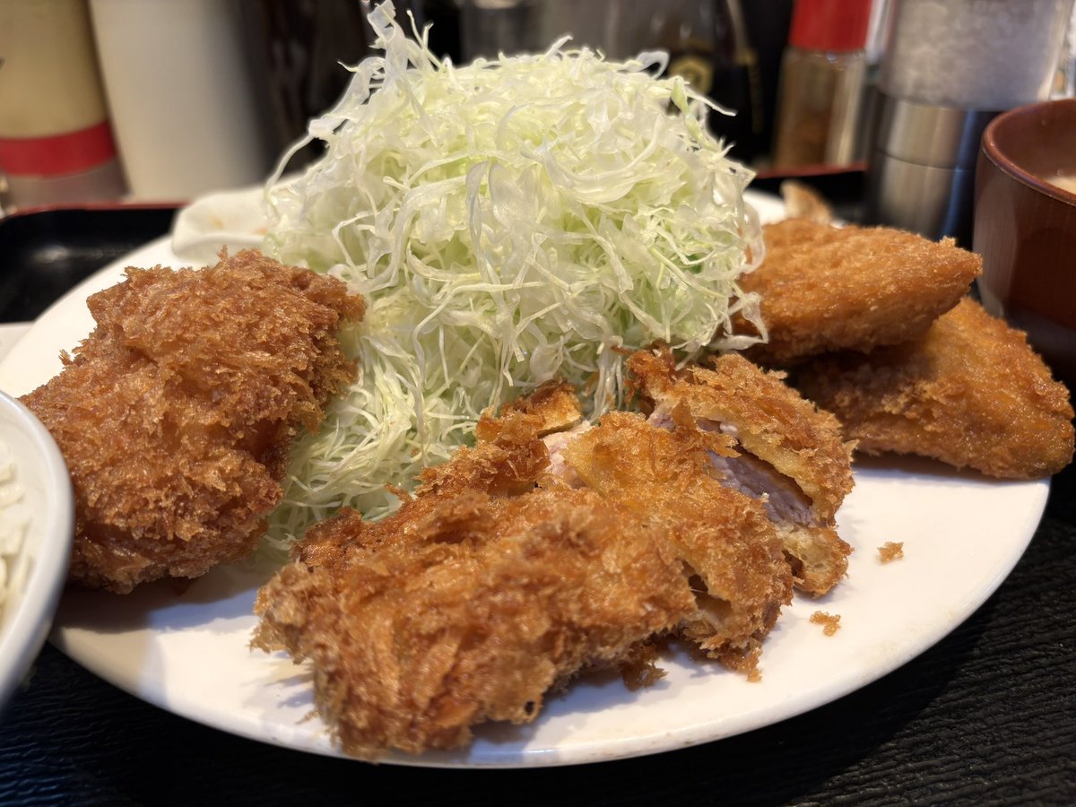 p0da's tweet photo. 七月大歌舞伎「末広がり」ありがとうございました、一足お先に出番を終えました🙏

帰りに一門の先輩で同じく今日が最後の喜太郎さんとご褒美ご飯🍚

来月の14世六左衛門作曲「舞鶴雪月花」でも、一門一丸となって頑張りますよー！💪 https://t.co/sbFhANrAK8