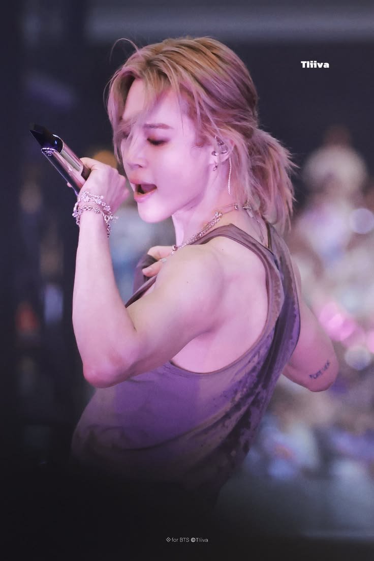 jmchartsmaster's tweet photo. Samsung used Jimin to showcase the 'My Fancam' features of its new idol phone at the Galaxy Unpacked 2026 event held in London, UK. https://t.co/Pfau7utRWb