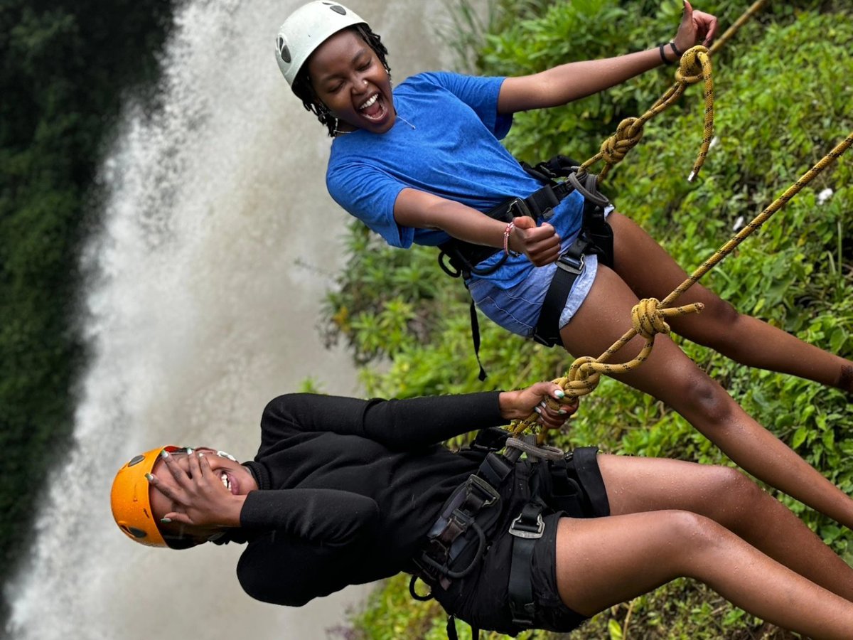 LodgeSolutions's tweet photo. POV:You came for a marathon.but accidentally booked an adventure 🥳🕺🏾

🇰🇪 Suam ➜ ☕ Sipi ➜ 🧗 Abseiling ➜ 🇺🇬 Kapchorwa ➜ ⛰️ @RwenzoriMarathn 🏁

One trip. Plenty of stories.

Ask us about the LS #EasternRoute 😉 in partnership with @OfficialTenge @_GL_Collection @wekesa_amos https://t.co/h2fLG2mR13
