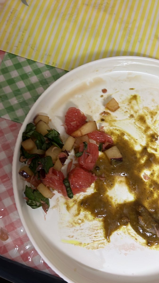guttapercha88's tweet photo. Fuck the duck meat. I just created one of the best kerabu https://t.co/KvRKgJfwvv