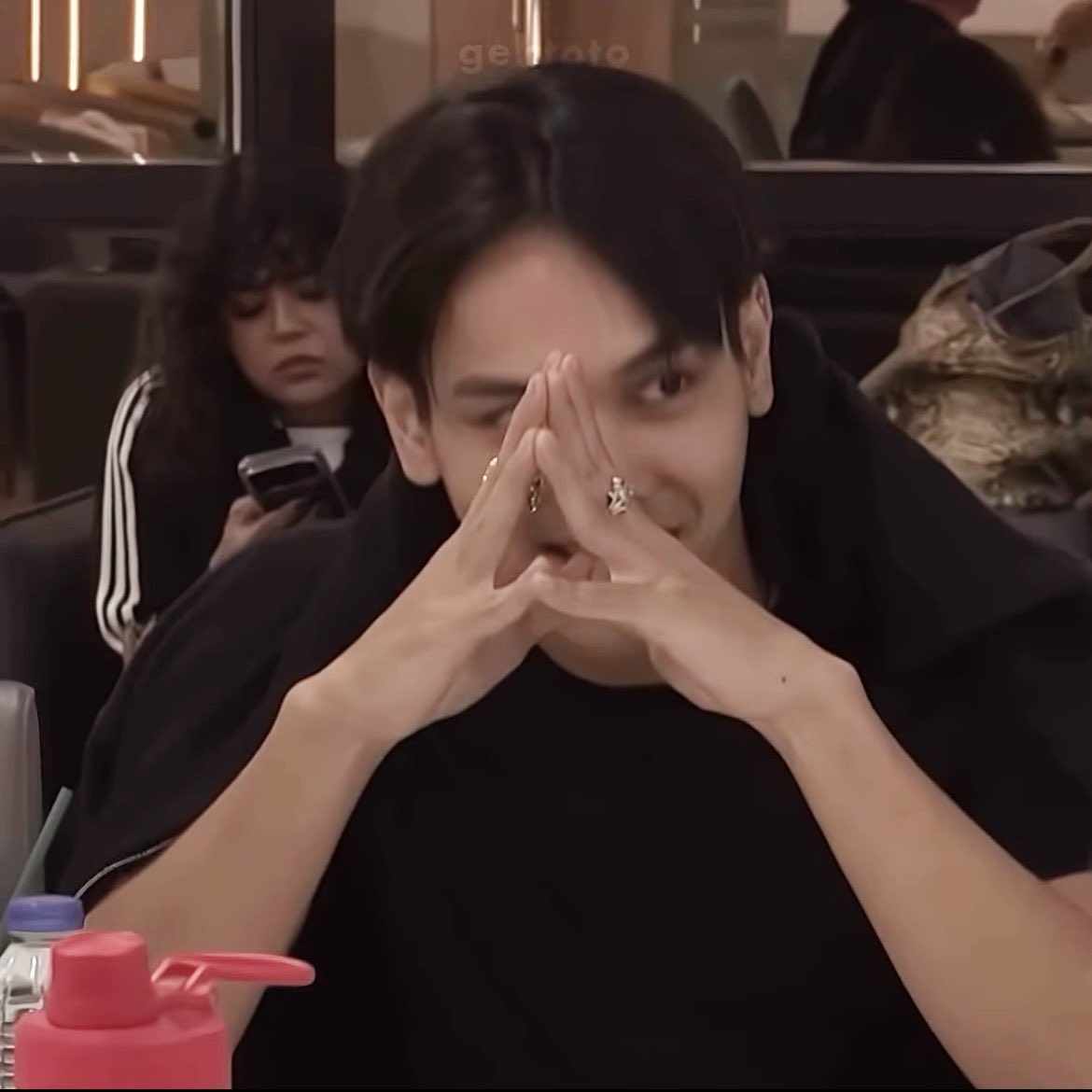 boredthebest's tweet photo. ชอบเซ็ตตอนอ่านบทหงสาฯจังอะ เอาผมลงแล้วน่ารักธรรมชาติ หล่อบ้อกแบ้ก หล่อเทวดาที่เดินมากับโครมฮาร์ท 🤏🏻✨

#ตรีภรภัทร #treporapat https://t.co/QAJKHBNtDo