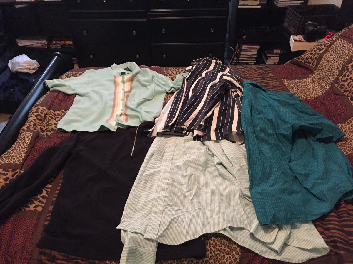 imDaKFT974aUW6E's tweet photo. Cleaned out my closet today! 3 vintage tees u0026 a barely-used coffee maker heading to the local thrift store—love giving old things new homes! https://t.co/J8heC4MR6c