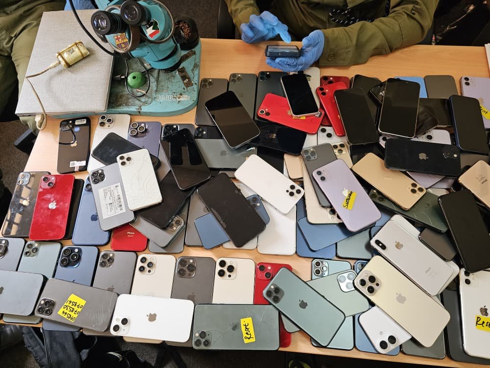 PoliceUg's tweet photo. Members of the public who have recently lost or had their iPhones stolen are encouraged to report to Katwe Police Station with proof of ownership to facilitate the identification and recovery of their devices. https://t.co/21XQmboWeQ