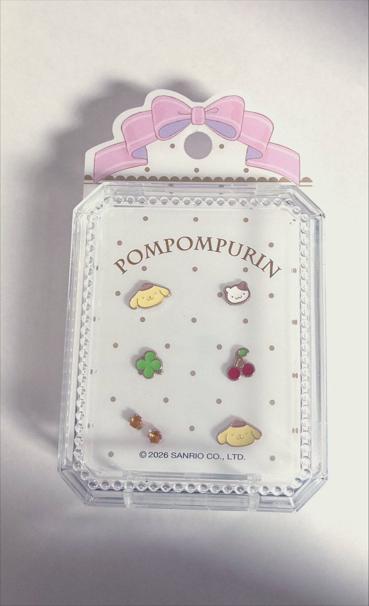 rabbiBlu's tweet photo. ずっと気になってたプリンくんのピアスの奴遂に買った…！✨️✨️ご褒美って事で🎶 https://t.co/TXJvozbZp4