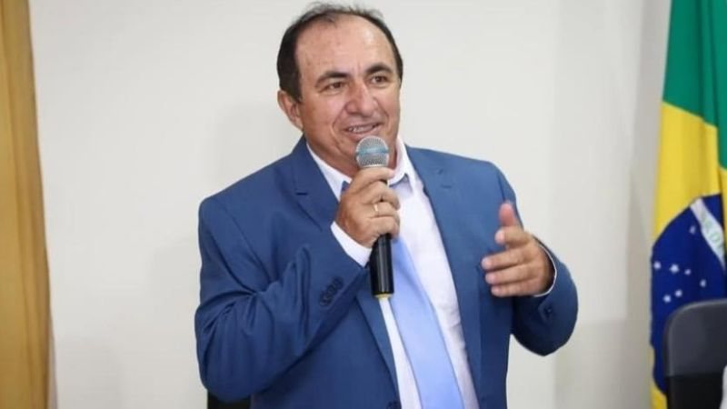 BlogdoEA26's tweet photo. PREFEITO É ACUSADO DE USAR DINHEIRO DA PREFEITURA EM SUPOSTO ESQUEMA DE EXPLORAÇÃO SEXUAL DE ADOLESCENTES (ENTENDA). Silas Noronha, de Pio IX/PI, é investigado por favorecimento da prostituição envolvendo adolescentes, peculato e ameaça.

https://t.co/eWNUJ8wOXw https://t.co/RvFUu63NbE