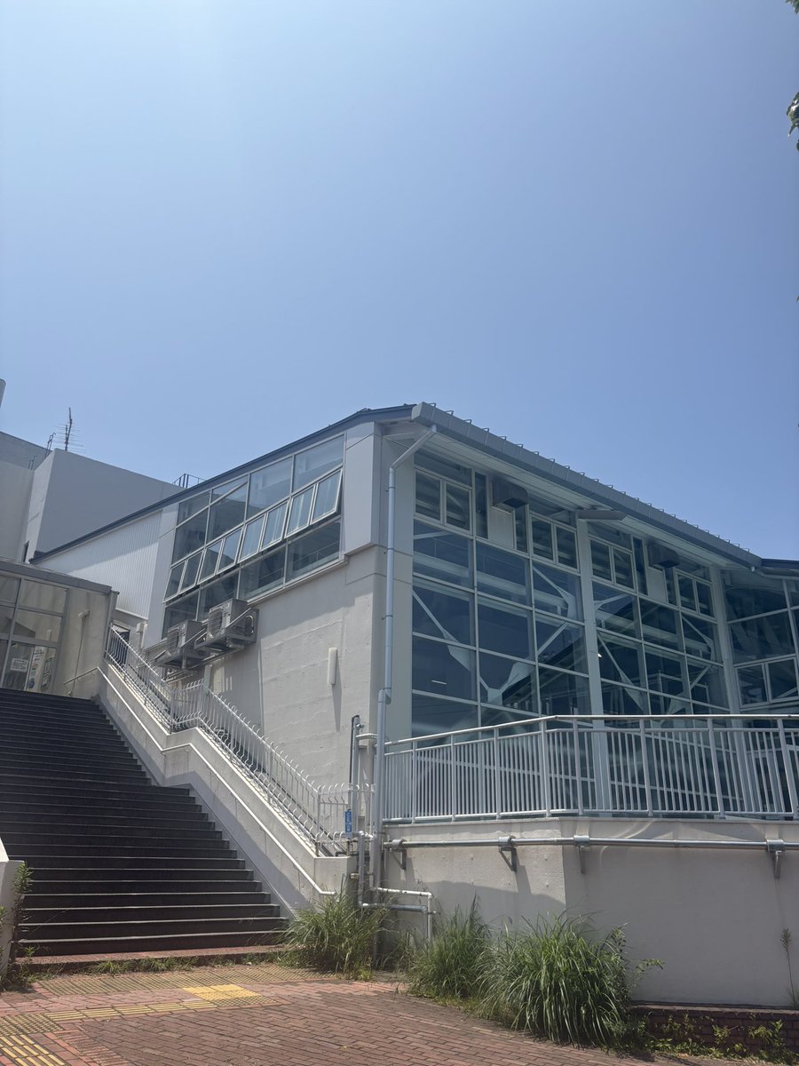 some4723's tweet photo. 港南プール🏊🏊‍♀️🏊‍♂️
10年ぶりぐらいか…

濱友カードで半額の200円😊

高温室と称する
低温（60℃弱）もあり
楽しめます☺️

但し、プールは
温泉ではないです🤣 https://t.co/MFsAbUHxDZ