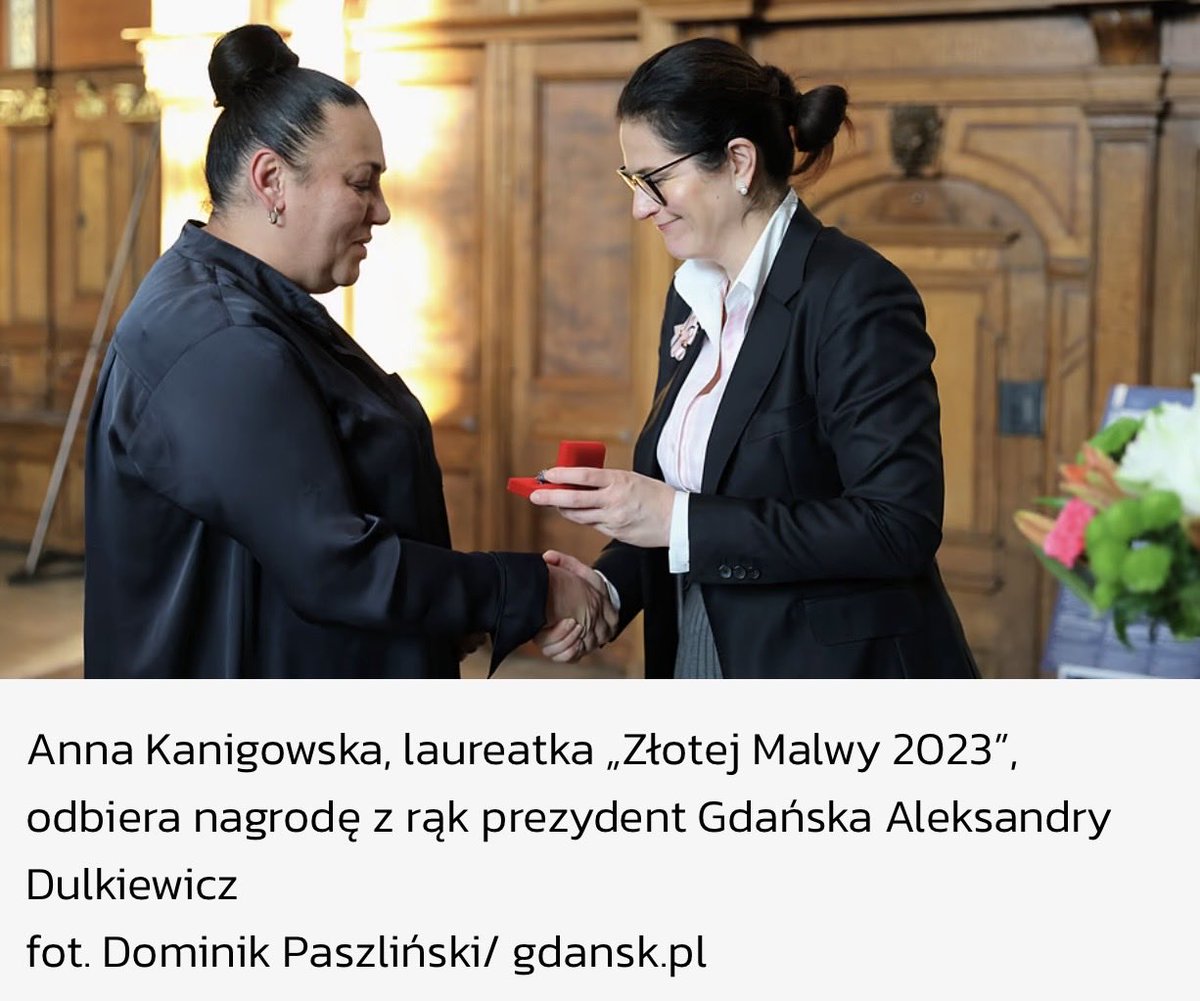 sjastrzebowski's tweet photo. Dobra tam, taki tam konkurs: jedna z tych pań siedzi w więzieniu za oszustwa. Dostała 3 lata. Która? 😎 https://t.co/NlpuuYs1Ss