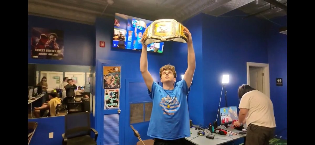 StarZssb's tweet photo. idk if anyone has ever hit this on purpose but damn it felt good LOL

also i should tweet i won MTF 300!! i was genuinely so shocked and proud that i was able to even if it took some luck and 19 games against mii brawler 

ty nepa and to my friends as always :)) https://t.co/ZsUIjJCbHV