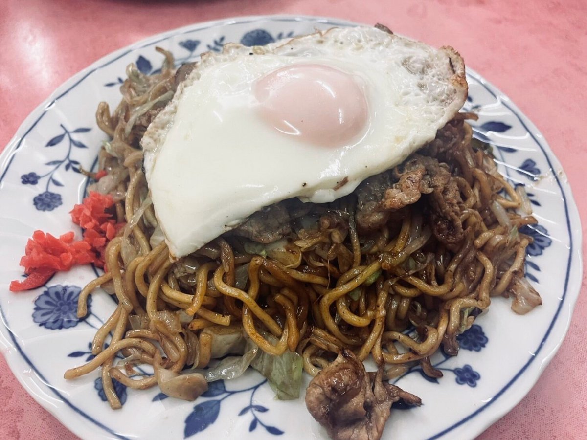 e_sagamihara's tweet photo. 上溝祭りが近づいてくると「かみ家」さんの焼きそばが食べたくなってしまう…

夏もやっぱり「かみ家」のやきそば（肉卵入）です。
さ、午後もがんばっていき��しょー✊✨

#e_sagamihara
#おいしいさがみはら https://t.co/lYQFLvMdwC
