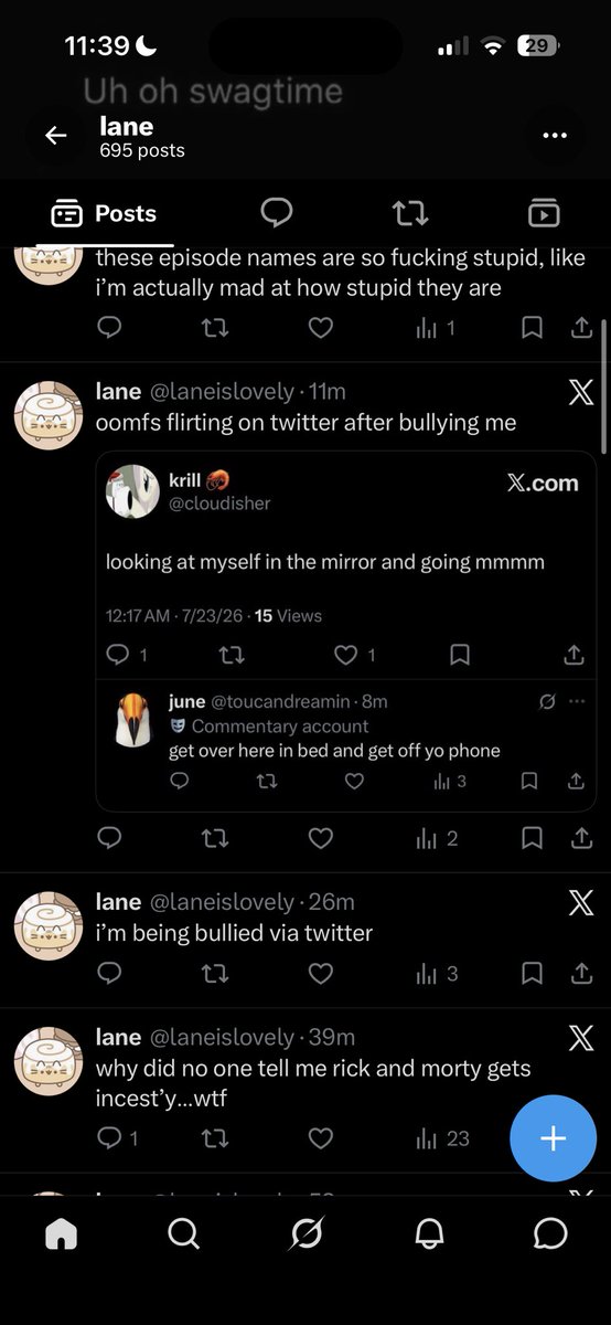 cutedischarge's tweet photo. Girl has 4 tweets back to back with no likes https://t.co/llK1EKdpu0