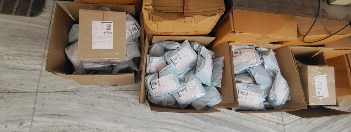 CLEVERORIGINALS's tweet photo. URGENT @Meesho_Official: 190+ ready-to-ship orders in Vanasthalipuram, Hyderabad (500070) stuck because Shadowfax delivery boys refuse pickups unless we pay money!

Manager admits staff won't work. Branch says "complain, we don't care!" Fix this!

#Meesho #Shadowfax https://t.co/6ca95oZPVb