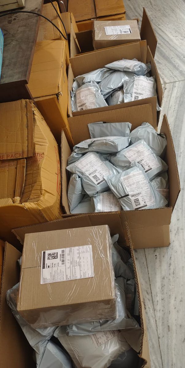CLEVERORIGINALS's tweet photo. URGENT @Meesho_Official: 190+ ready-to-ship orders in Vanasthalipuram, Hyderabad (500070) stuck because Shadowfax delivery boys refuse pickups unless we pay money!

Manager admits staff won't work. Branch says "complain, we don't care!" Fix this!

#Meesho #Shadowfax https://t.co/6ca95oZPVb