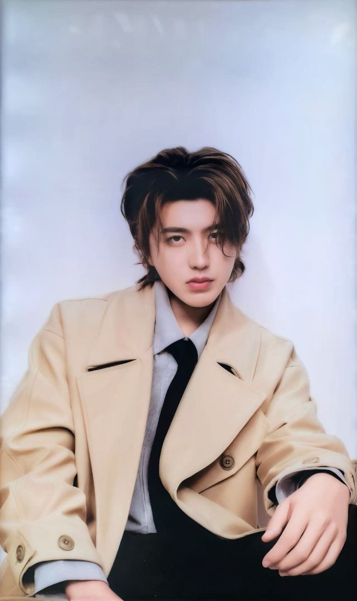 JulychuKun's tweet photo. As a fashion vanguard, KUN interprets luxury with unique oriental charm.

#KUN #caixukun #蔡徐坤@kun_officialx https://t.co/bu7LyVwsZA